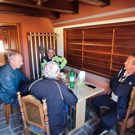 Vesna Veliki Vrh